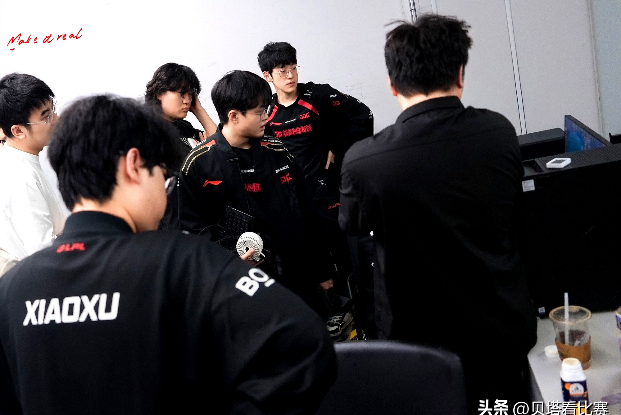 NG娱乐-Scout在IG比赛中关键助攻,出色防守引发热议!的简单介绍