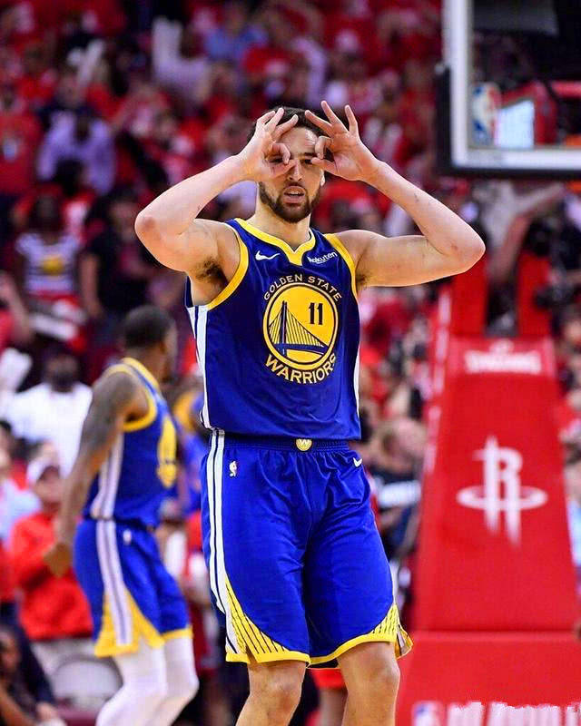 NG体育-包含蒂姆回归赛场，关键助攻首场状态亮眼，美国队观众沸腾！的词条