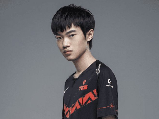 NG SPORTS-Faker新星高光表现表现惊艳,曼联未来可期!的简单介绍